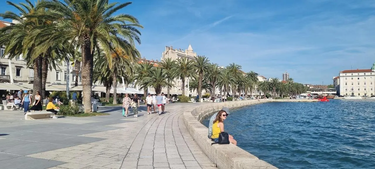 Charming Apartment In Split Center 0*,